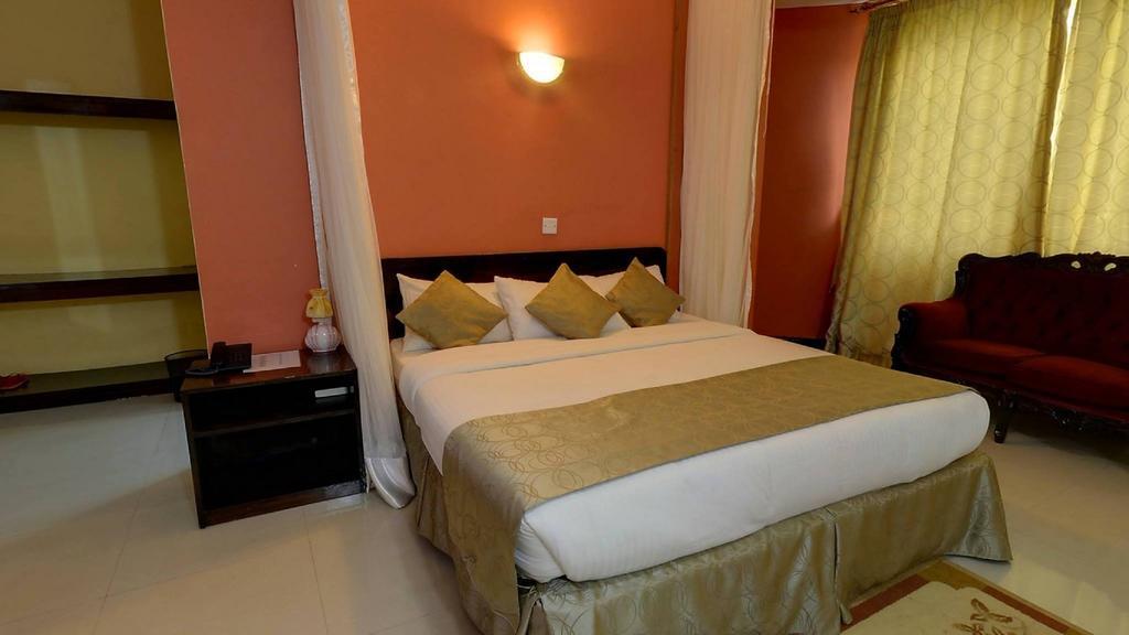 Royal City Dubai Complex Kisumu Buitenkant foto