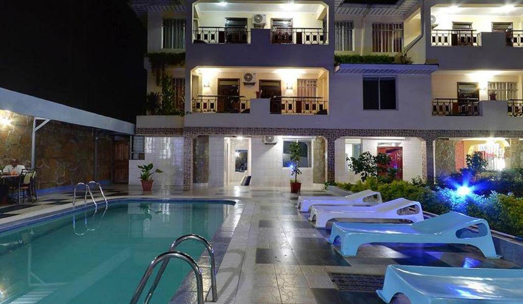 Royal City Dubai Complex Kisumu Buitenkant foto
