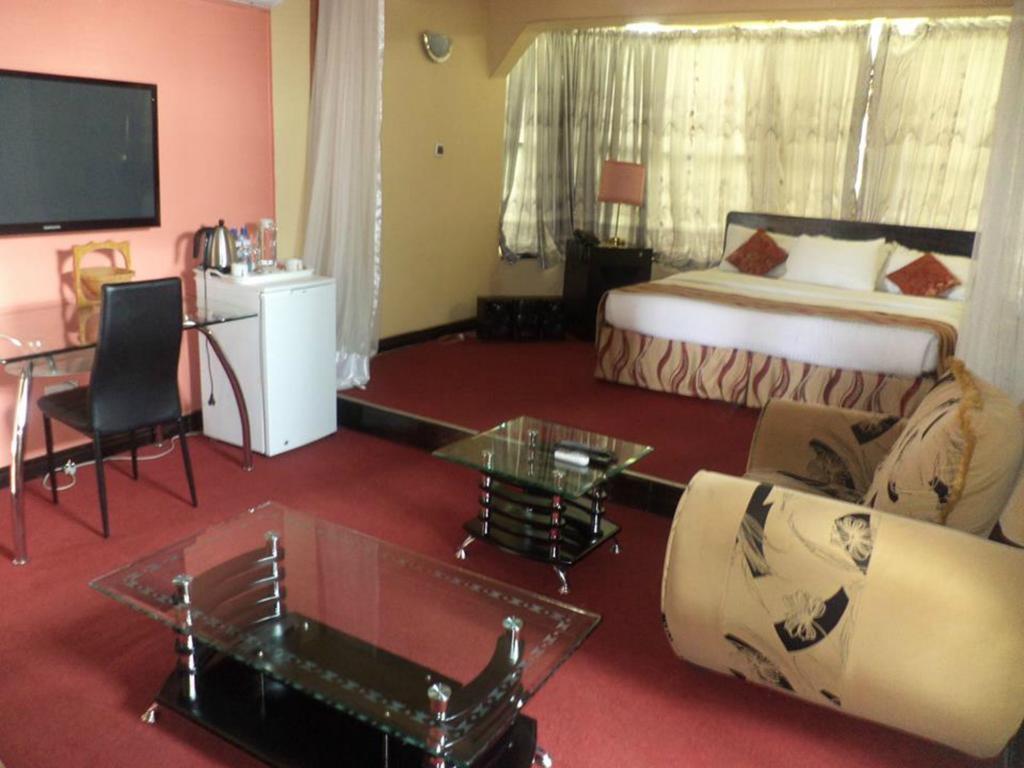 Royal City Dubai Complex Kisumu Buitenkant foto