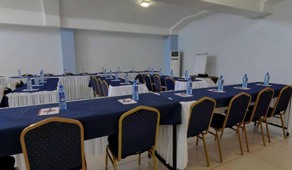 Royal City Dubai Complex Kisumu Buitenkant foto