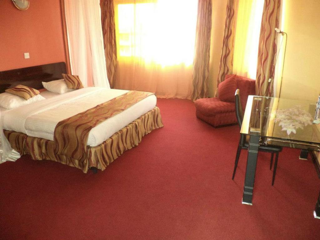 Royal City Dubai Complex Kisumu Buitenkant foto