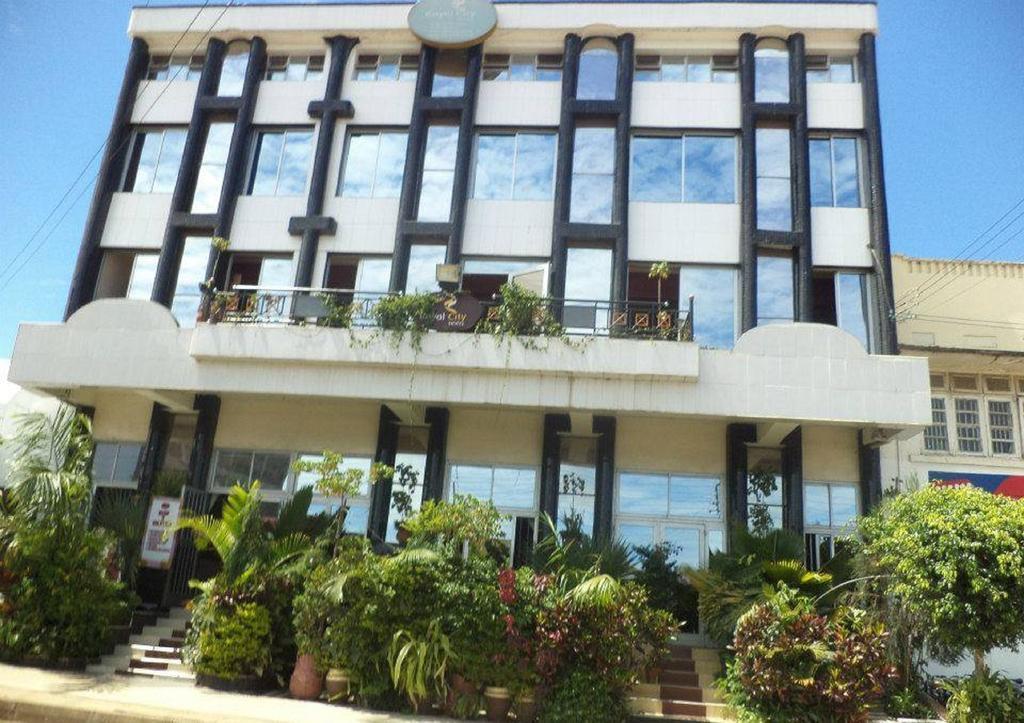 Royal City Dubai Complex Kisumu Buitenkant foto