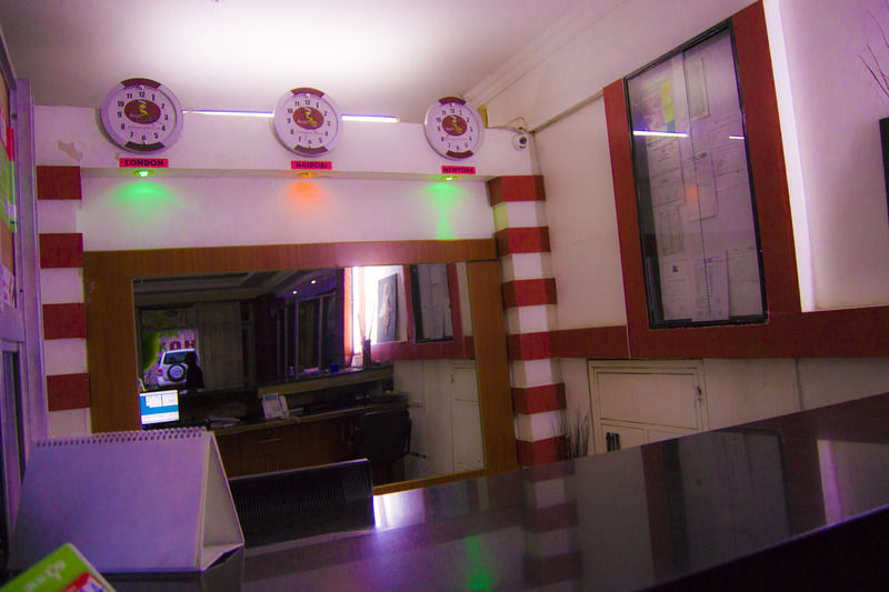 Royal City Dubai Complex Kisumu Buitenkant foto