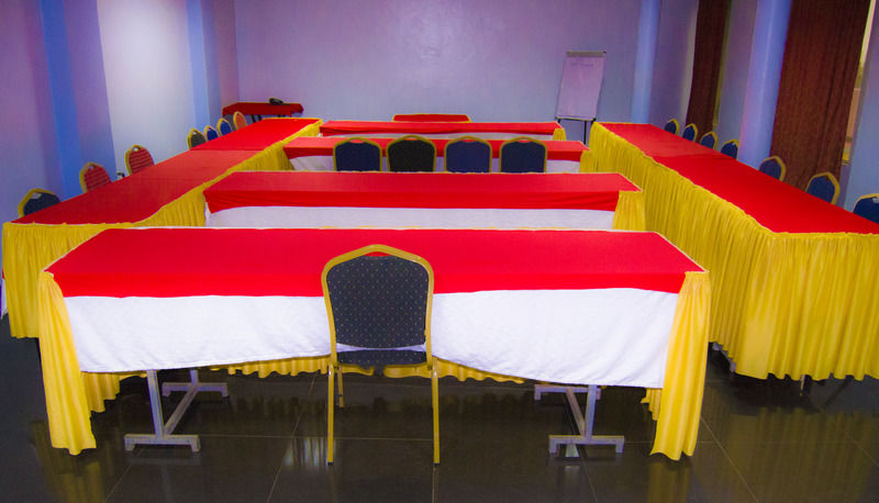 Royal City Dubai Complex Kisumu Buitenkant foto