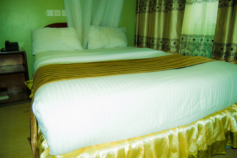Royal City Dubai Complex Kisumu Buitenkant foto