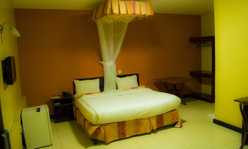 Royal City Dubai Complex Kisumu Buitenkant foto