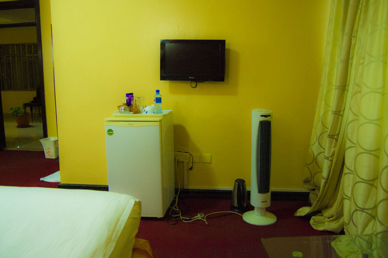 Royal City Dubai Complex Kisumu Buitenkant foto