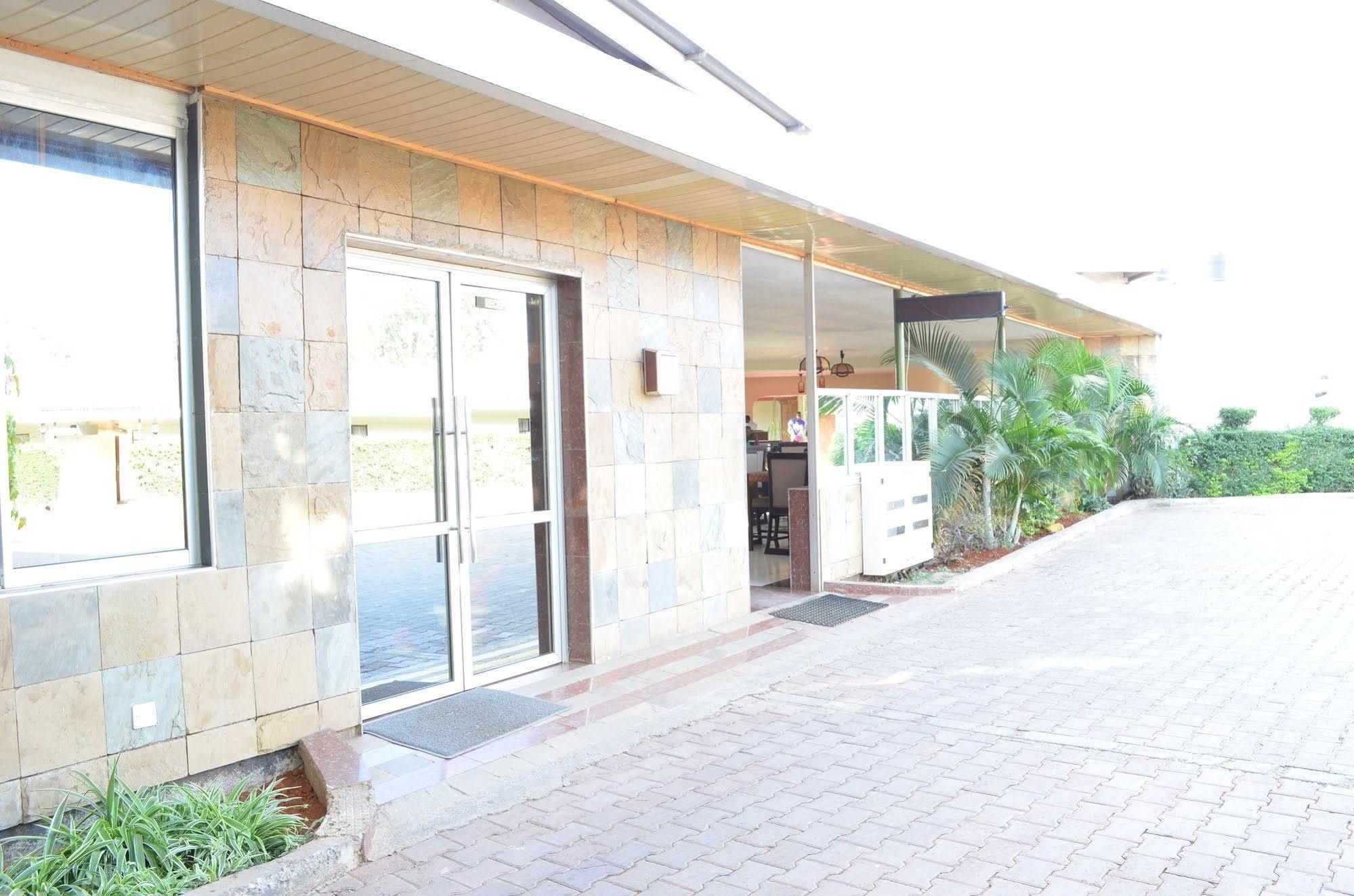 Royal City Dubai Complex Kisumu Buitenkant foto