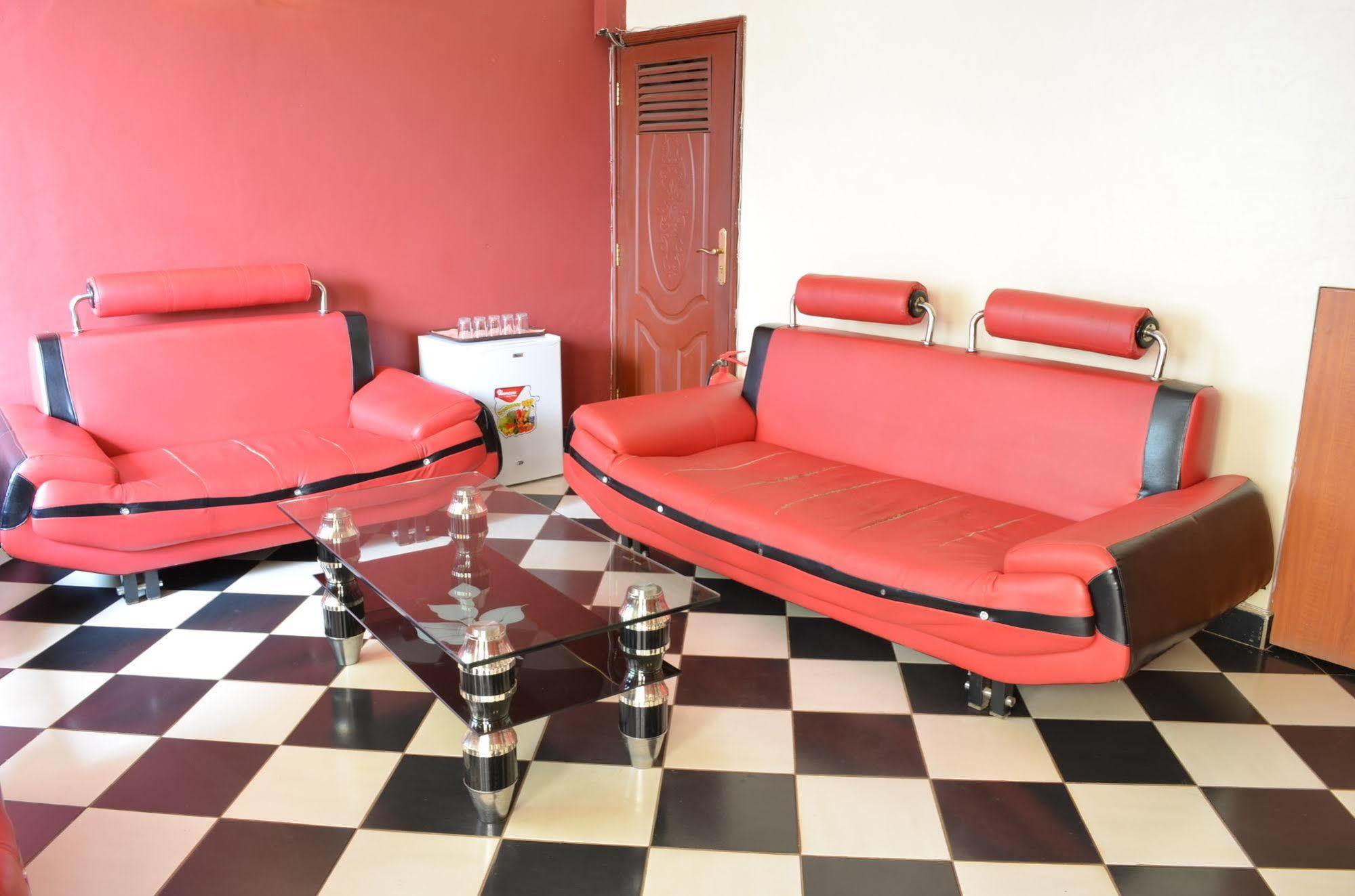 Royal City Dubai Complex Kisumu Buitenkant foto