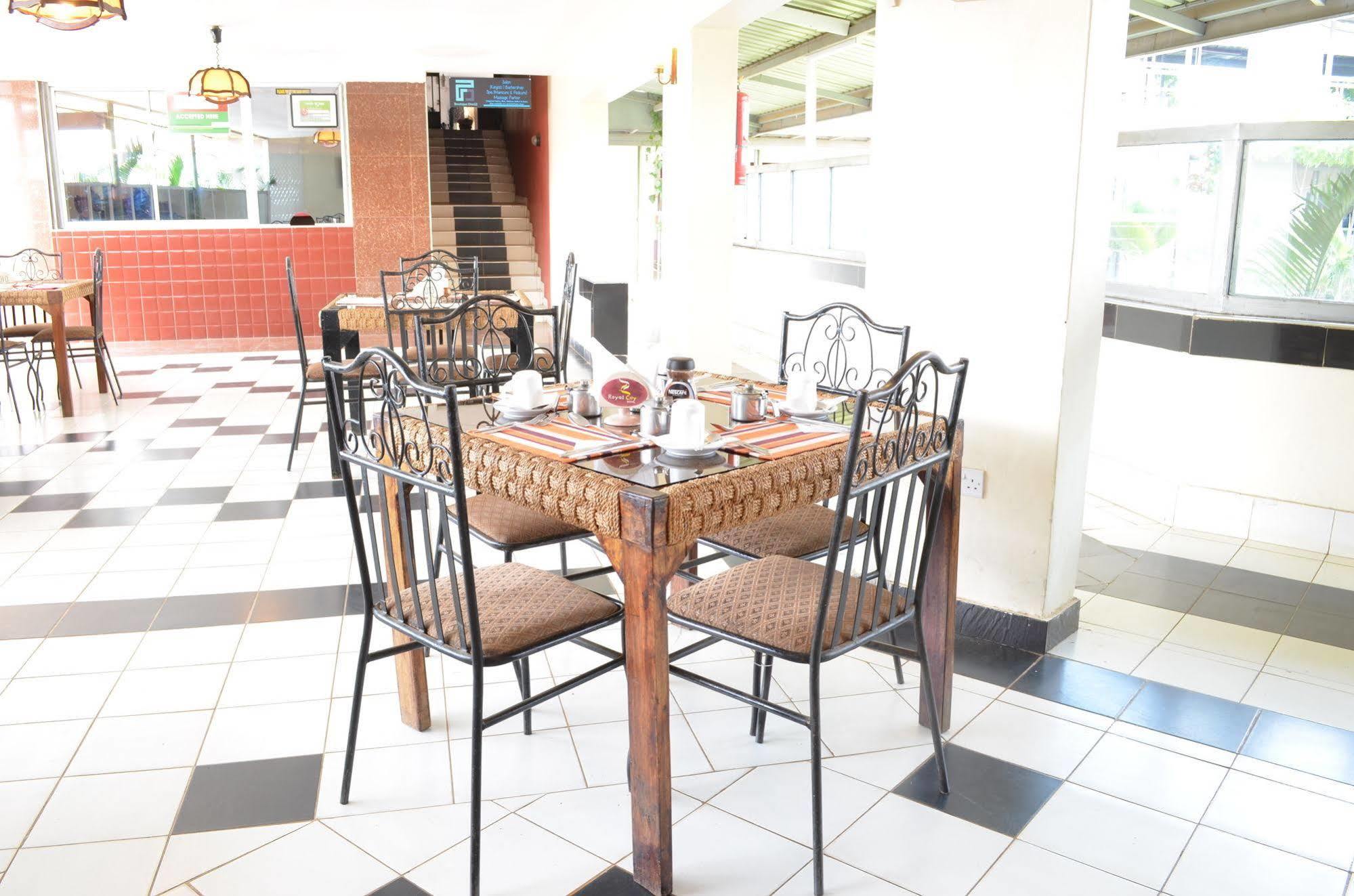 Royal City Dubai Complex Kisumu Buitenkant foto