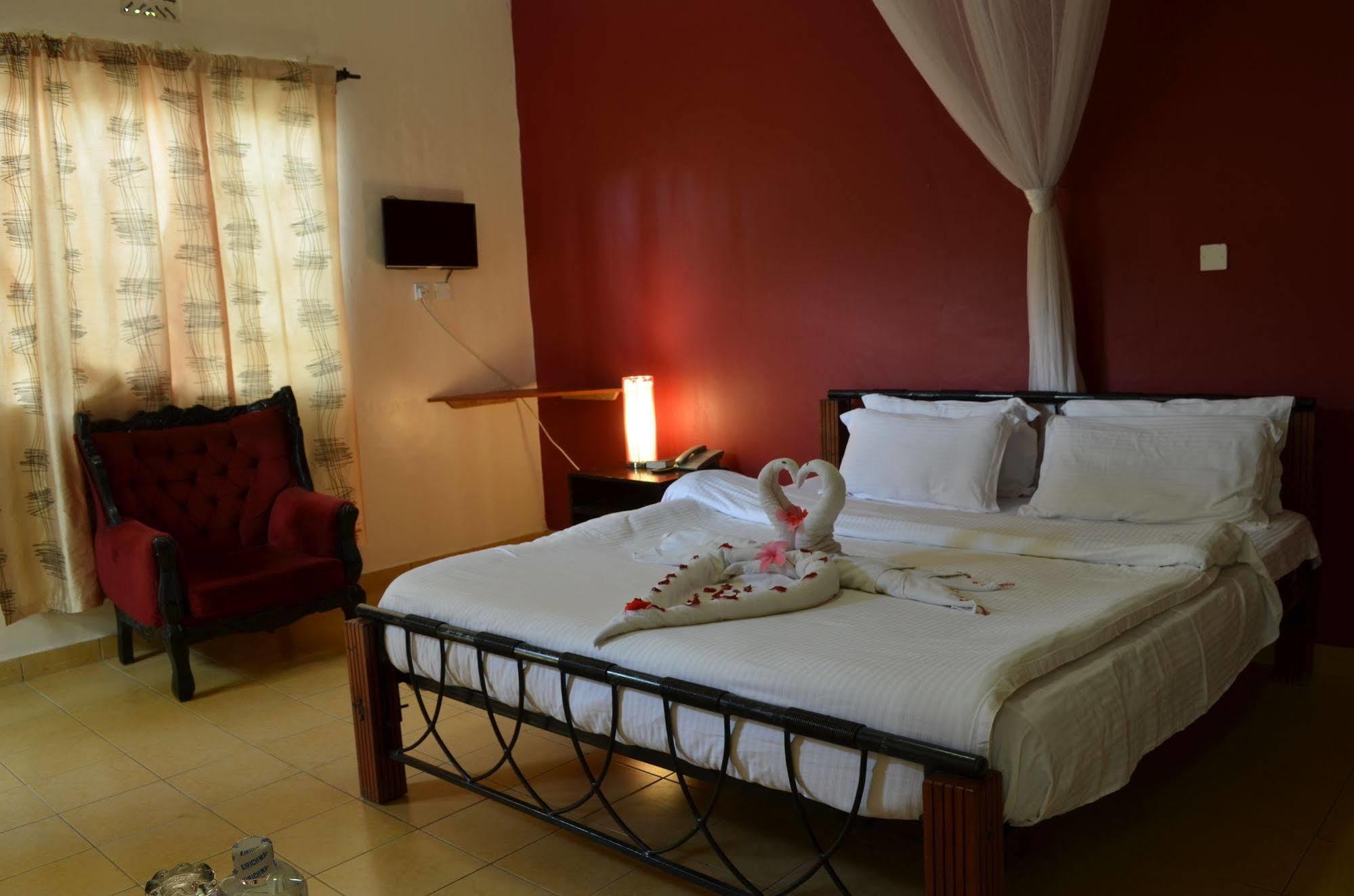 Royal City Dubai Complex Kisumu Buitenkant foto