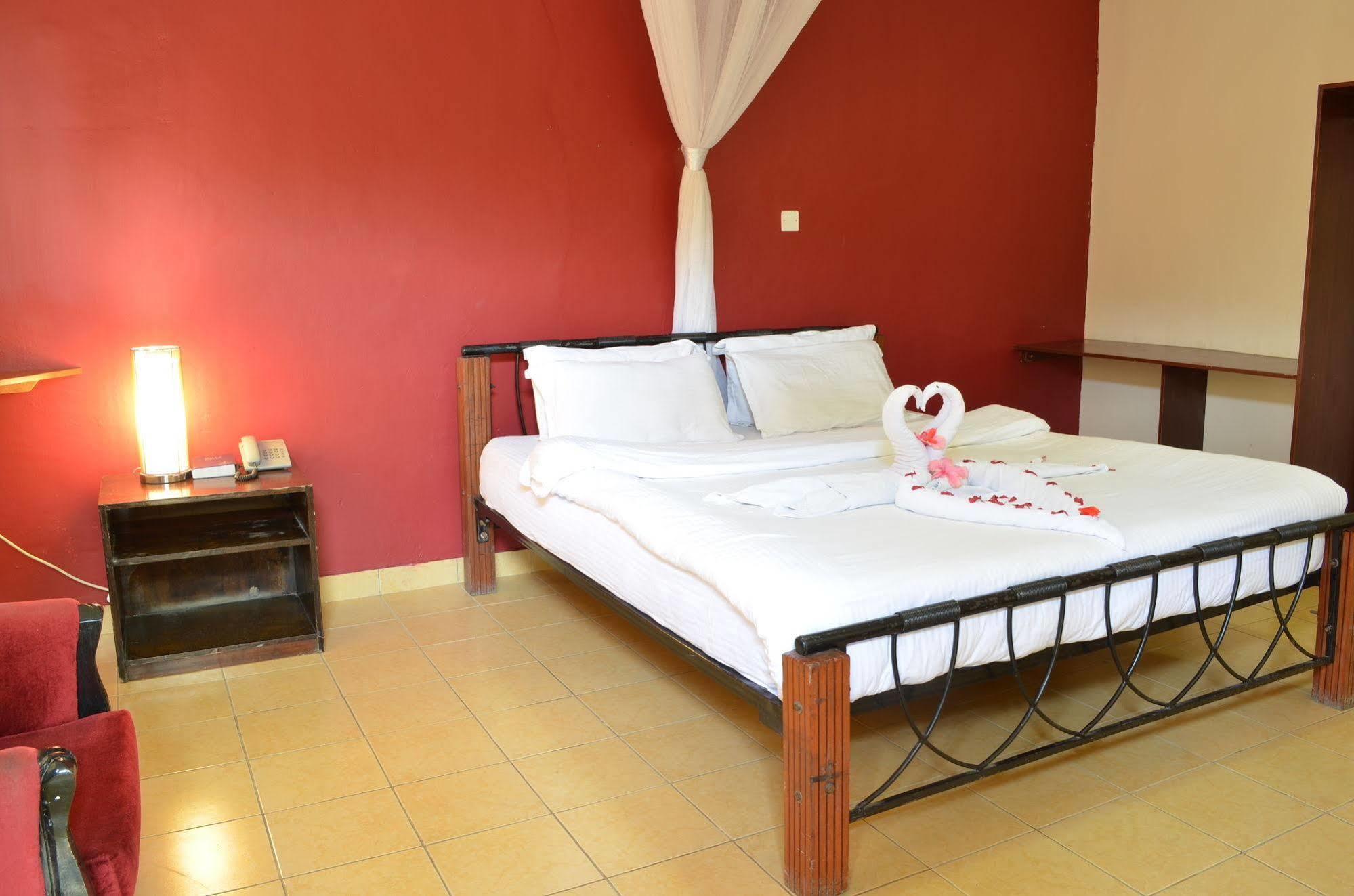 Royal City Dubai Complex Kisumu Buitenkant foto