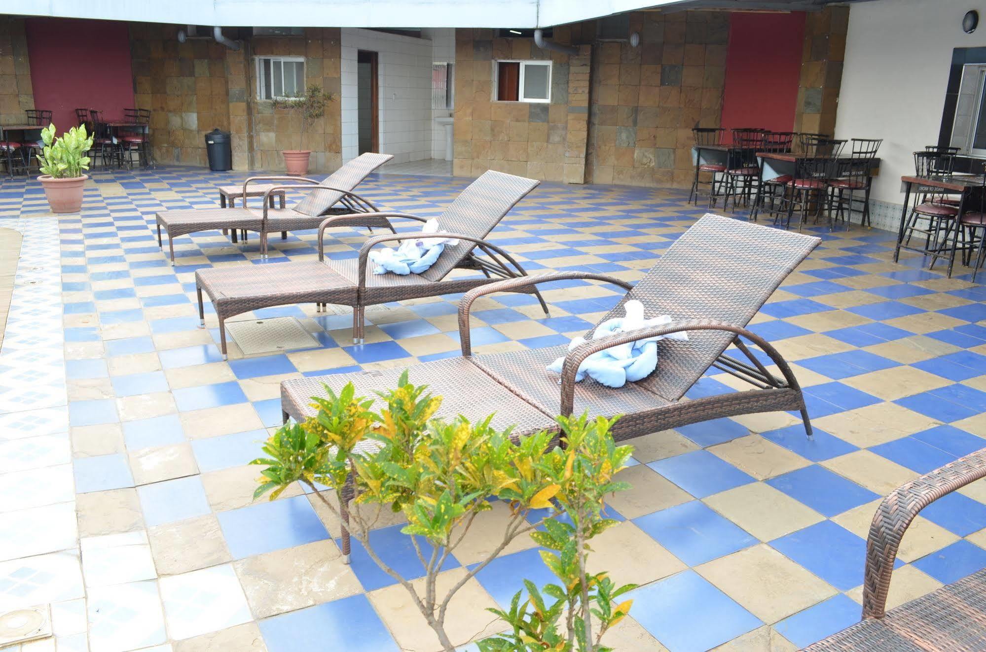 Royal City Dubai Complex Kisumu Buitenkant foto