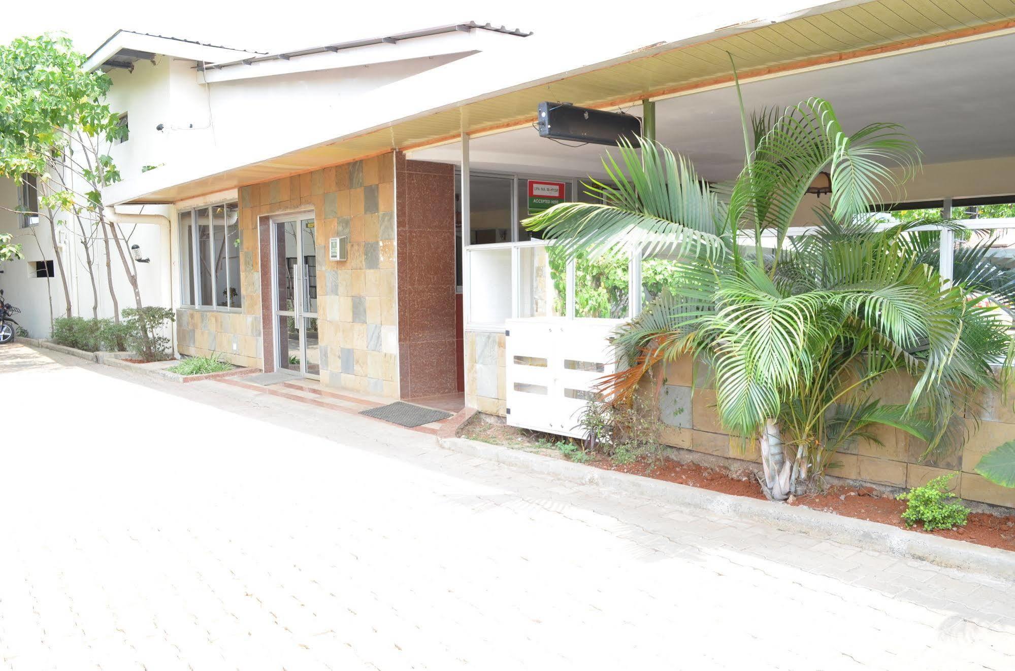 Royal City Dubai Complex Kisumu Buitenkant foto