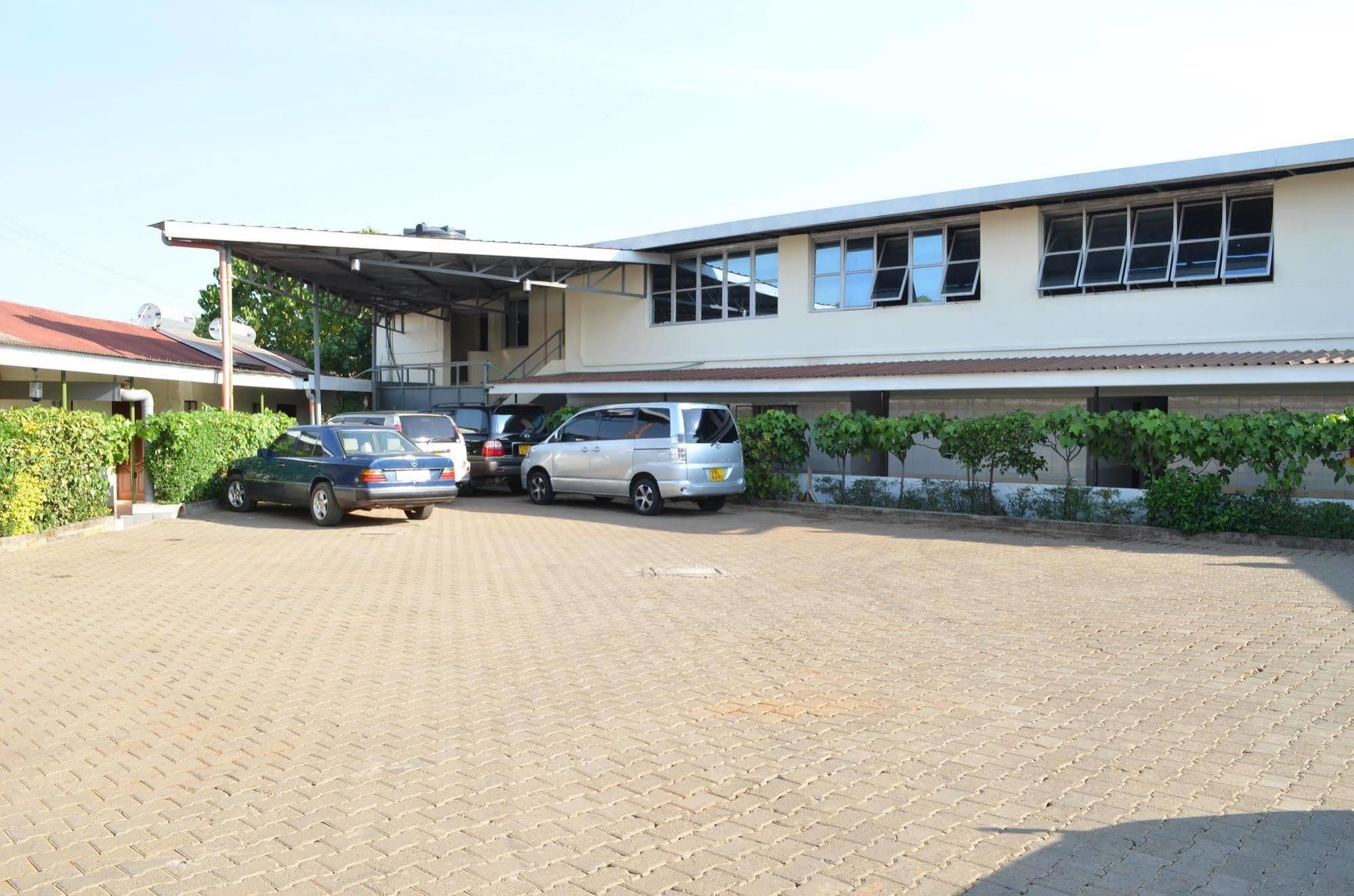 Royal City Dubai Complex Kisumu Buitenkant foto